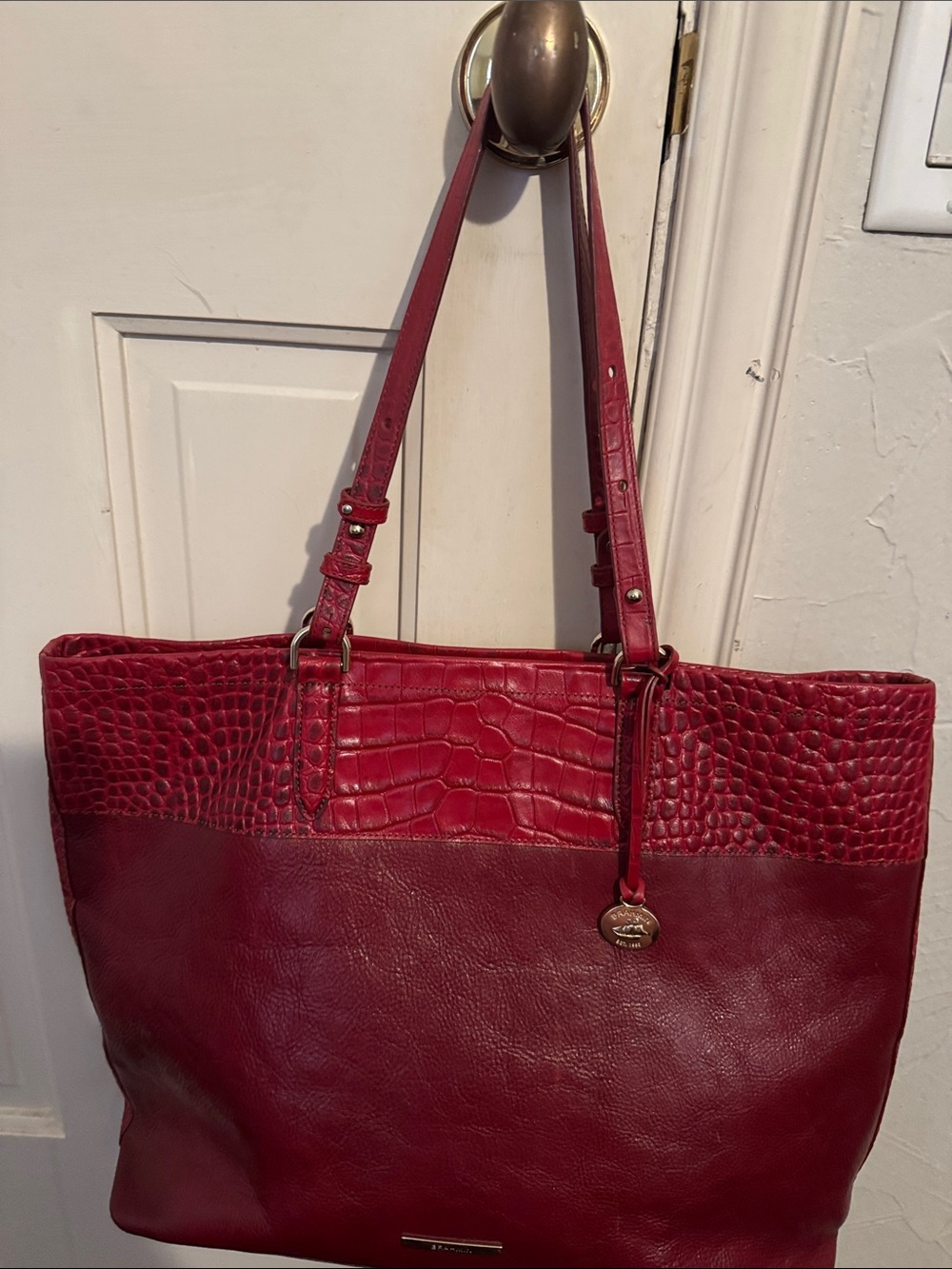 Structured Red Leather Tote with Croc-Embossed Trim - Picture 6 of 6